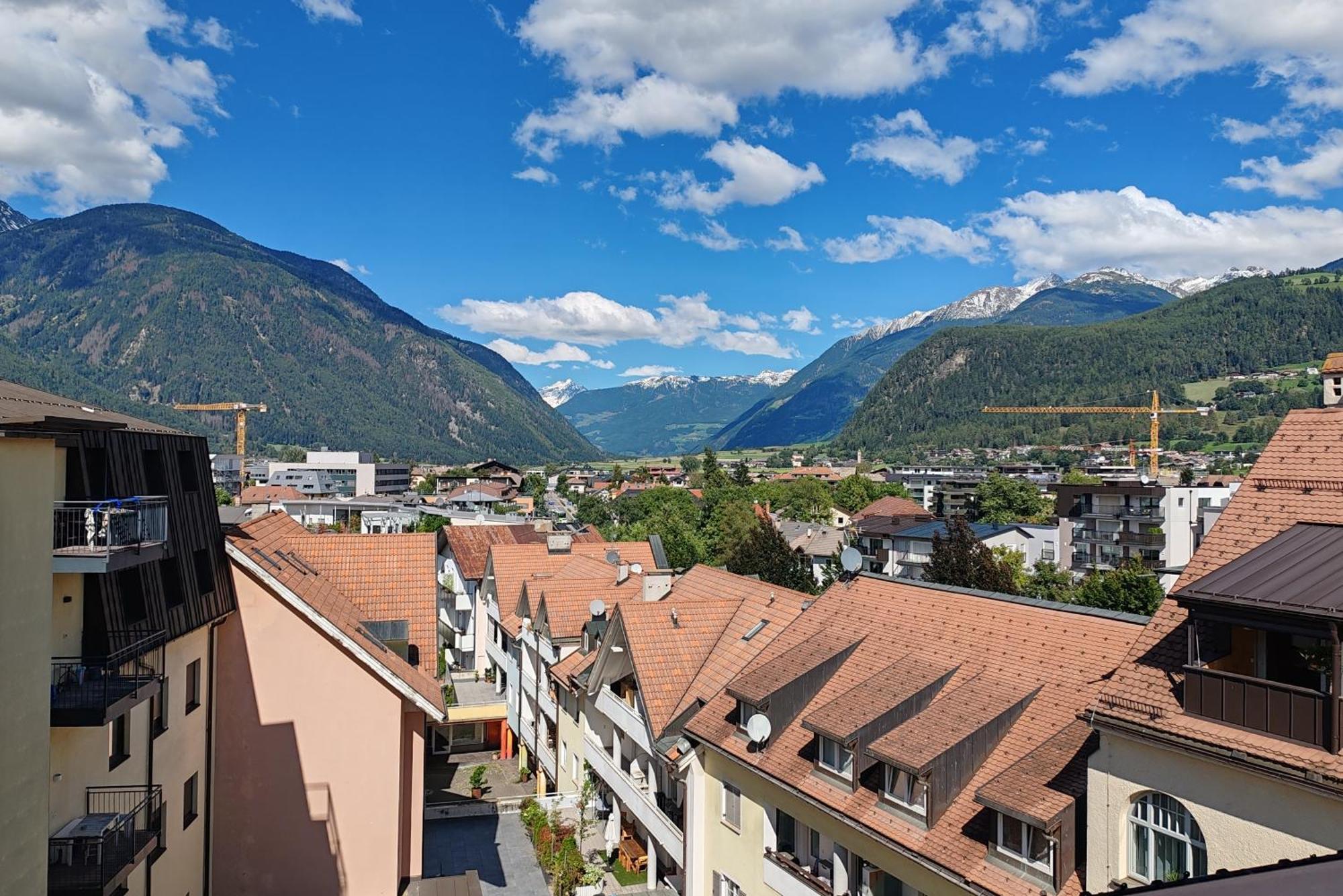 Aurturist Brunico Apartman Szoba fotó